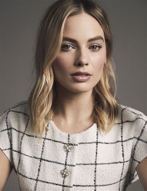 margot robbie chanel